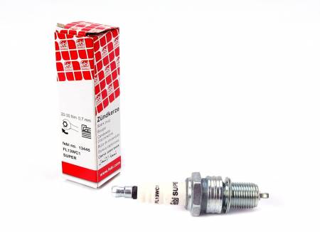 Свічка запалювання VW T4/T3/Passat/LT (28-35)/Golf II/III/Caddy 0.9-2.5 65- 101 13447 фото товару