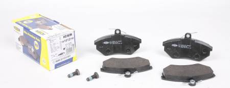 Колодки гальмівні (передні) Seat Cordoba/Ibiza/Toledo 93-02/VW Golf 86-02/Passat B2/B3/B4 85-97 158 181012-700 фото товару