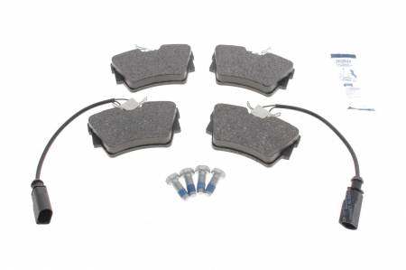 Колодки гальмівні (задні) VW T4 96-03 (+датчики) 158 141352-700 фото товару