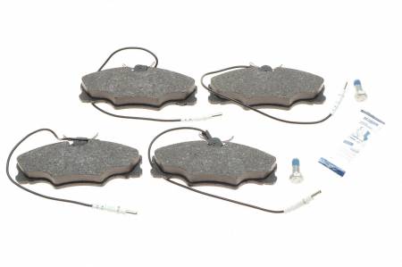 Колодки гальмівні (передні) Peugeot 406 95-04 (+датчик) 158 181107-700 фото товару